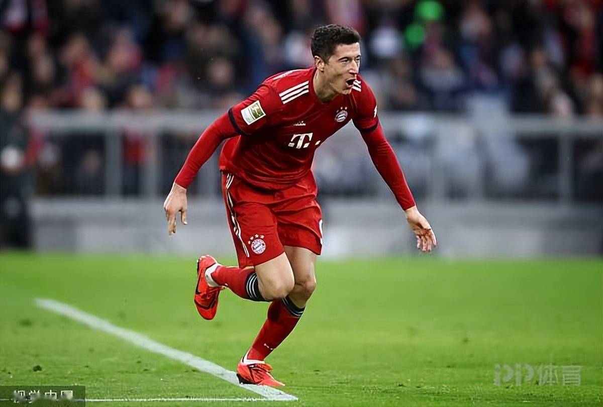 德媒：莱万曾在训练中对纳格尔斯曼喊话 进40球的人是我