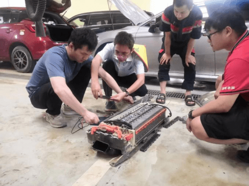 【邦邦人物】暴雨中的逆行者——邦邦汽服低碳损余业务部广东区域运营黄永强