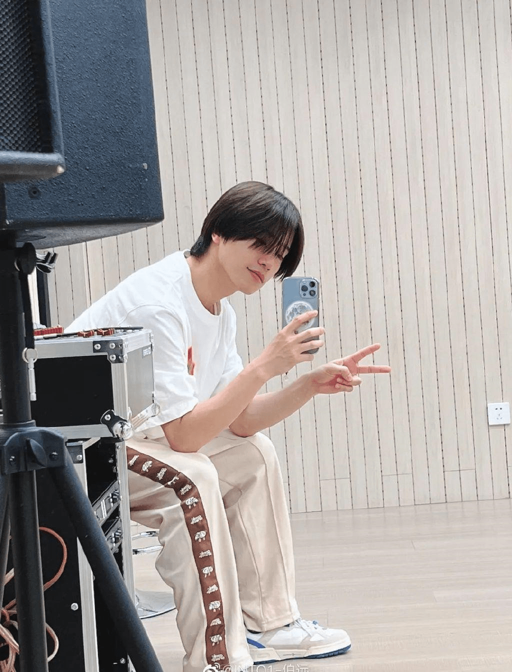 独家对话INTO1伯远：这个六一，伯远想送你一朵“特别的花”