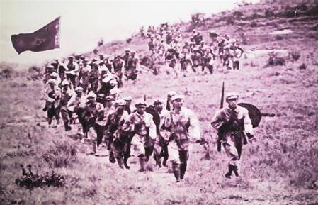 王立华:林彪、彭德怀都反对,毛泽东何以赌上红军全部家底,决意东征?