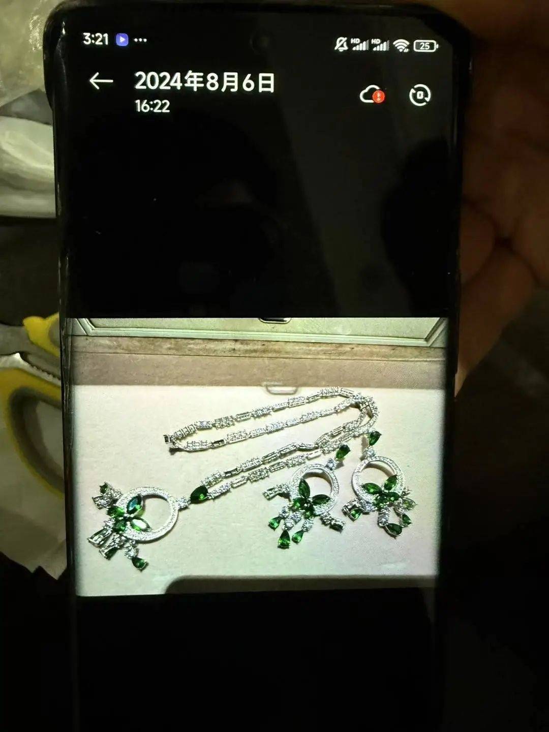 黄杨钿甜父母回应网络争议:“天价耳环”实际100多元,别墅不是自家的,只是路过拍照