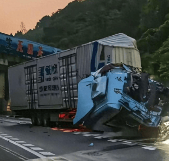 父子双双不幸遇难,70多岁双亲至今不知情,亲属:他开车十几年了