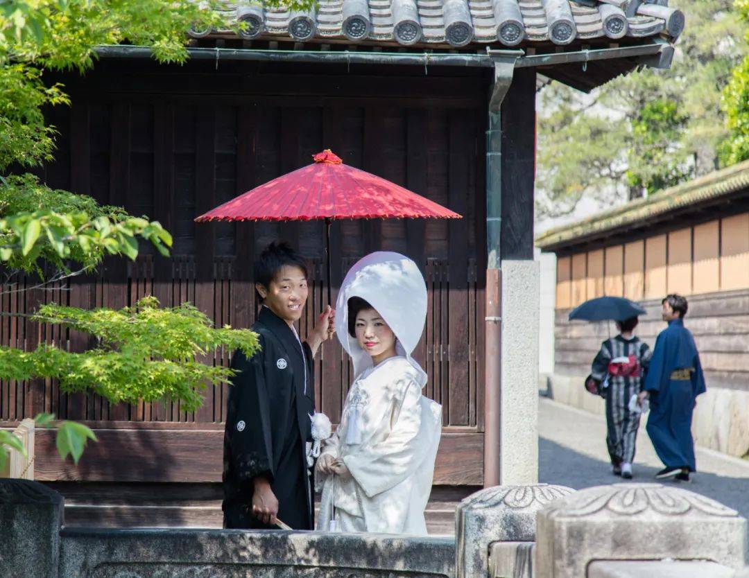 在日本,不婚先从普通人开始