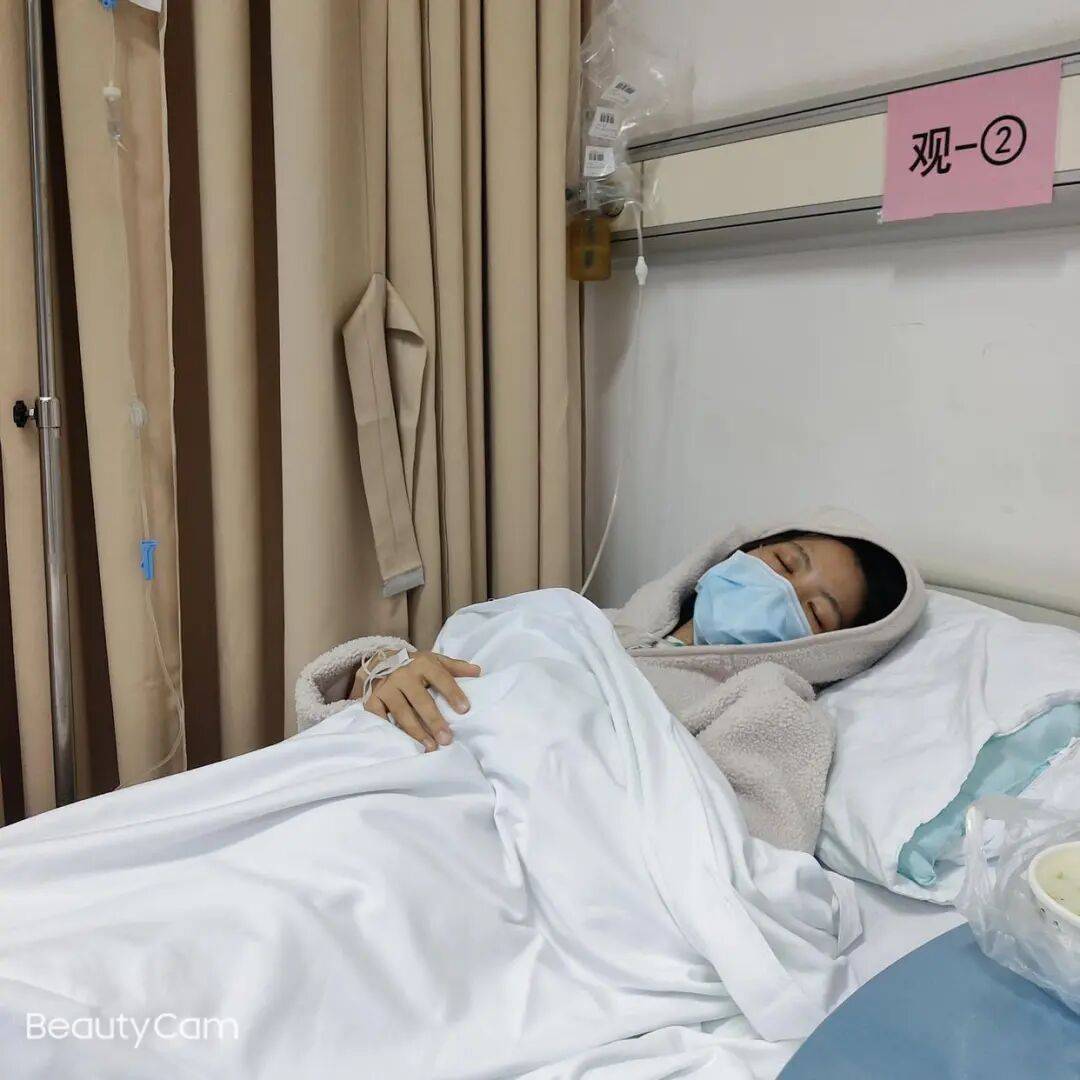 女护士结婚半年发烧头痛，诊治12天才确诊“脑脊髓炎”致丧失劳动能力，鉴定：两家三甲医院因未及早诊断病情，应承担责任