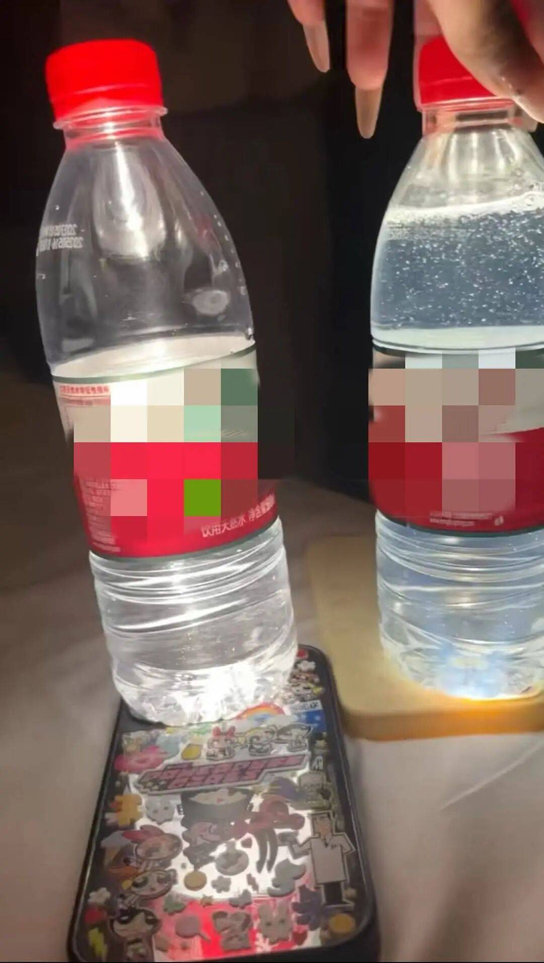 游客在酒店喝到“矿泉水瓶装的不明液体” 导致喉咙灼伤!官方最新回应