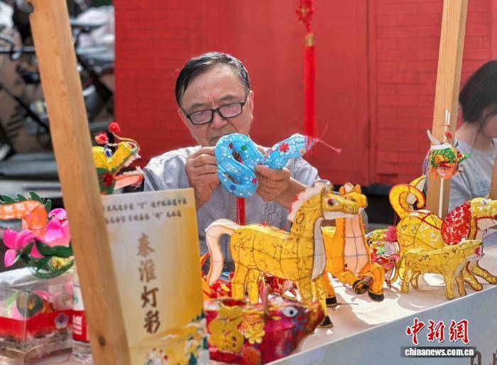 “侨”见非遗：华裔大学生南京秦淮体验非遗魅力