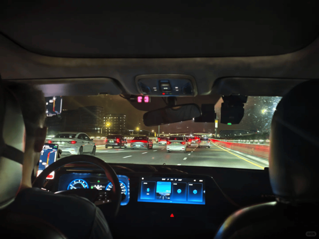 “不亚于春节回家”!凌晨5点,深圳有人已经堵在路上……