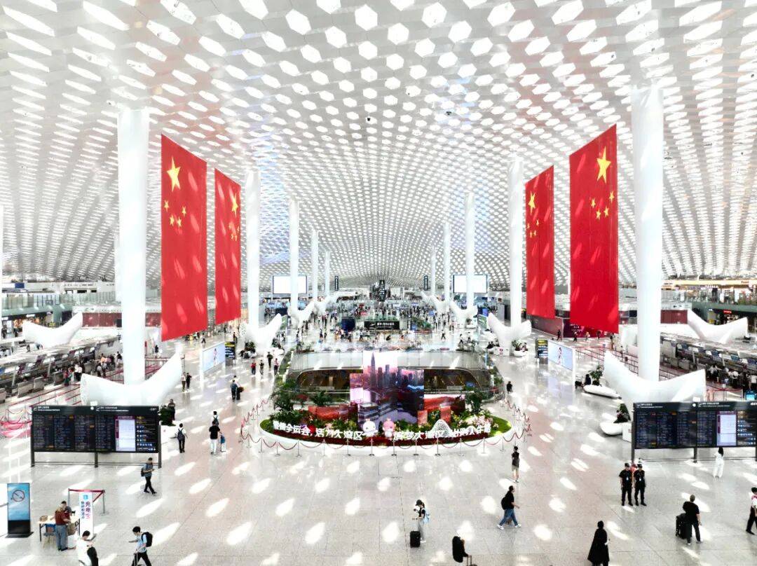 “不亚于春节回家”!凌晨5点,深圳有人已经堵在路上……