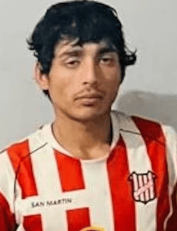 阿根廷一男子现身自己的葬礼,大喊“我还活着”