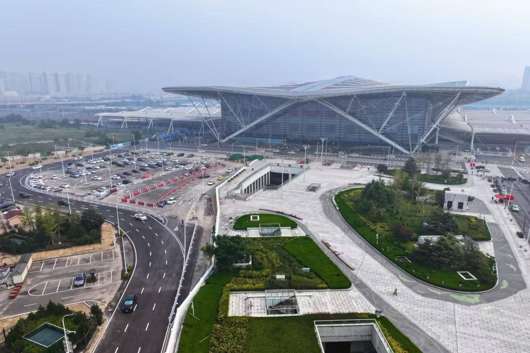 “双节”假期,铁路青岛站预计发送旅客170万人