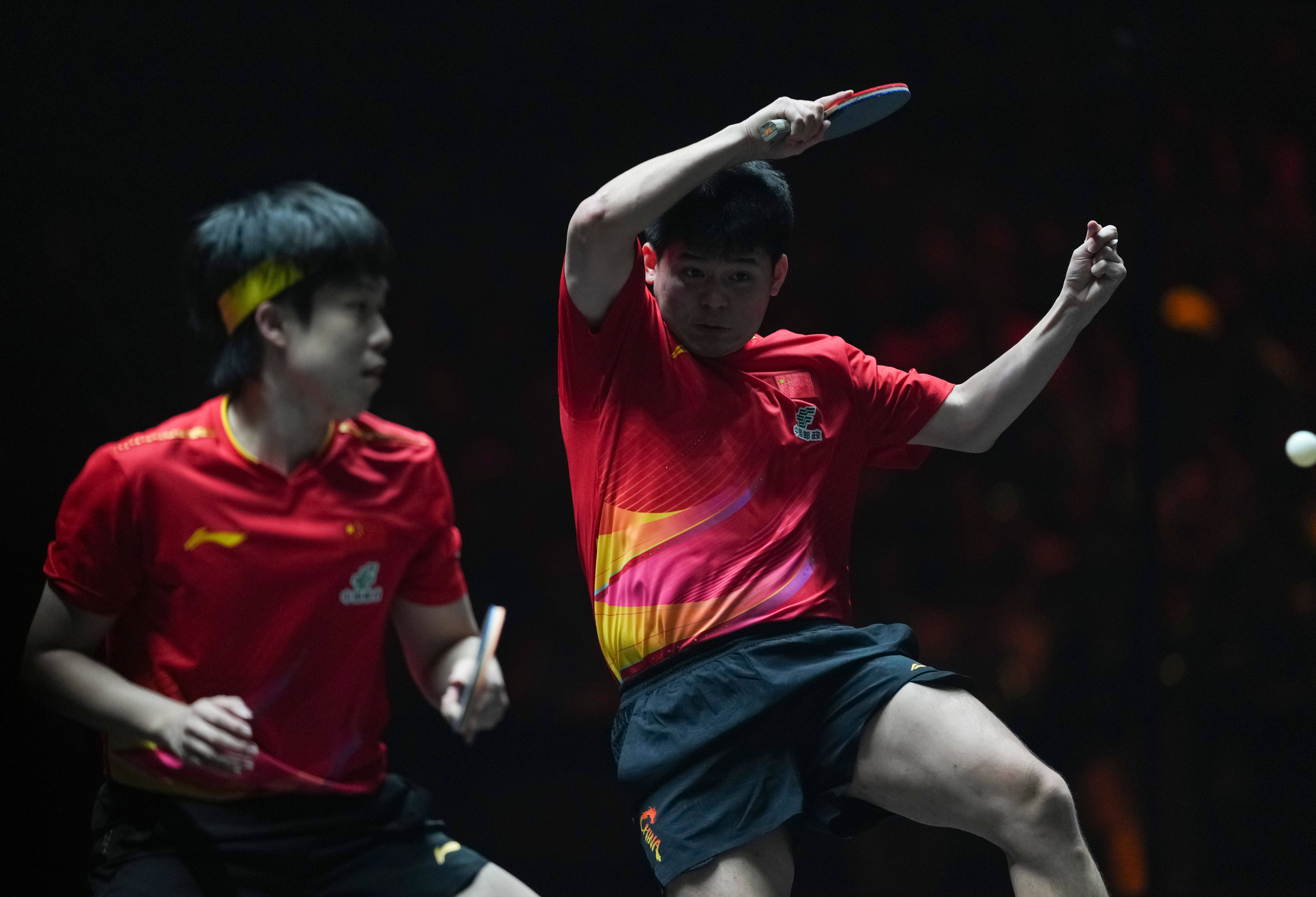 (体育)乒乓球——WTT中国大满贯赛:林诗栋/王楚钦晋级男双四强