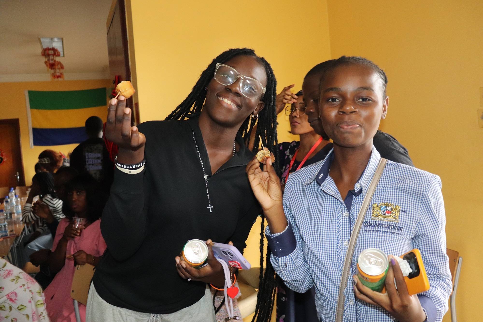 资讯有故事丨赏明月、品月饼……非洲师生沉浸式体验中秋“团圆味”