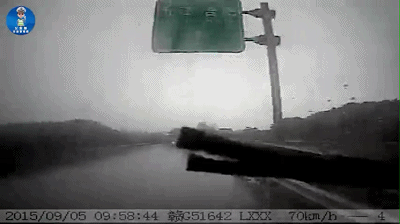 超员行驶危害大,“挤”不得,更“驶”不得!