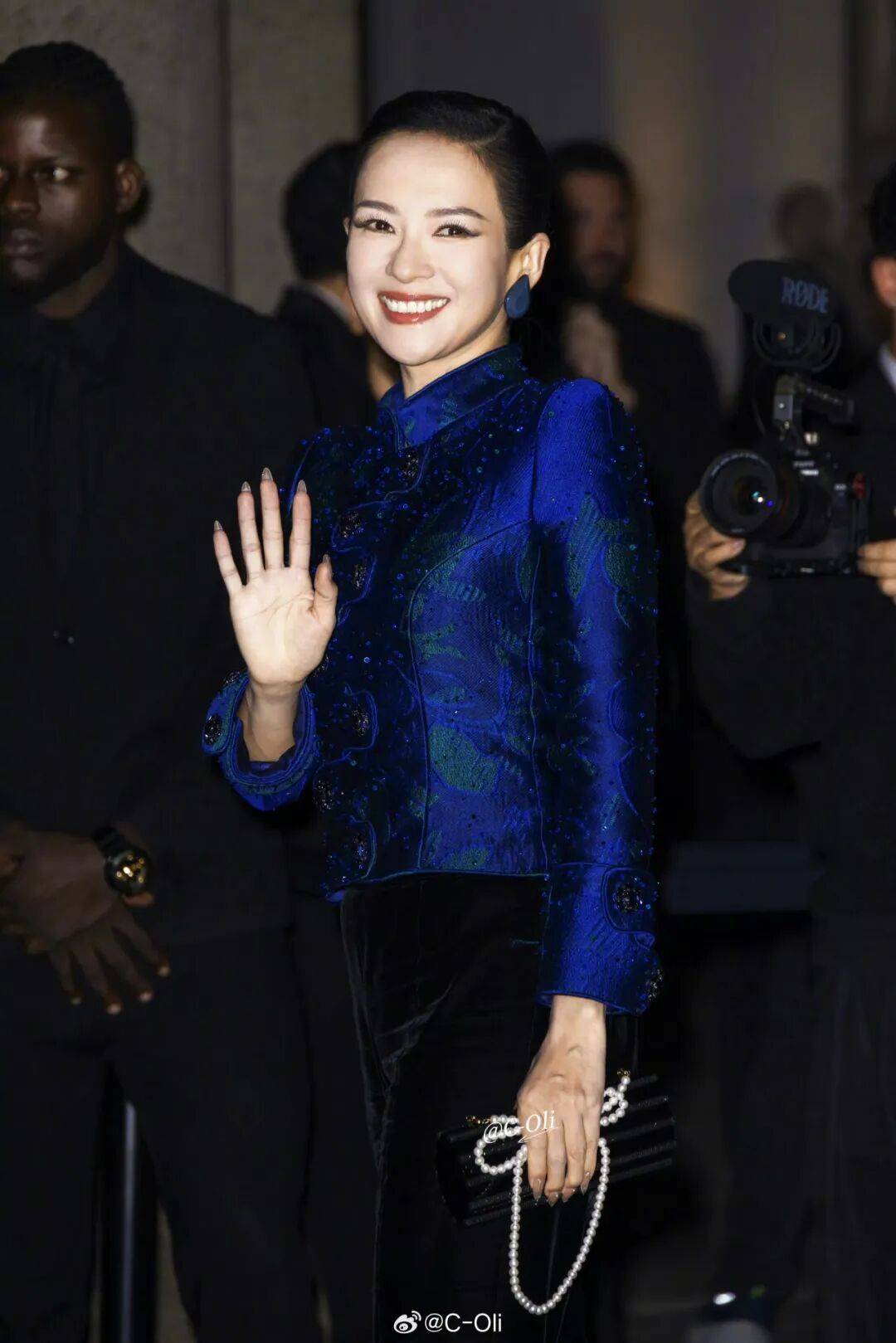 时装周上的女明星,秋冬氛围感一键封顶!