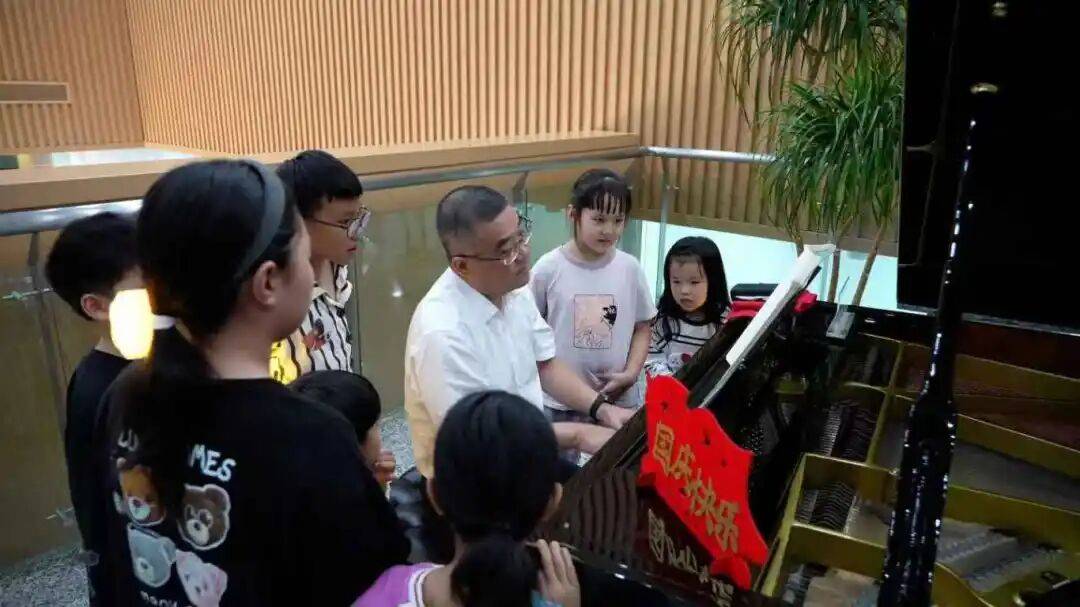 金坛图书馆国庆中秋活动精彩回顾 | 举国同欢庆,月满聚中秋