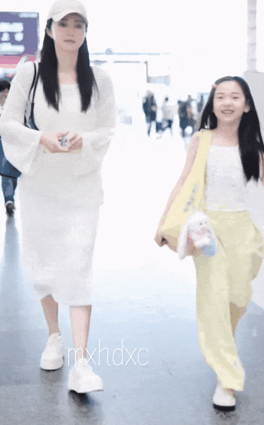 9岁小酒窝,大大方方成顶流