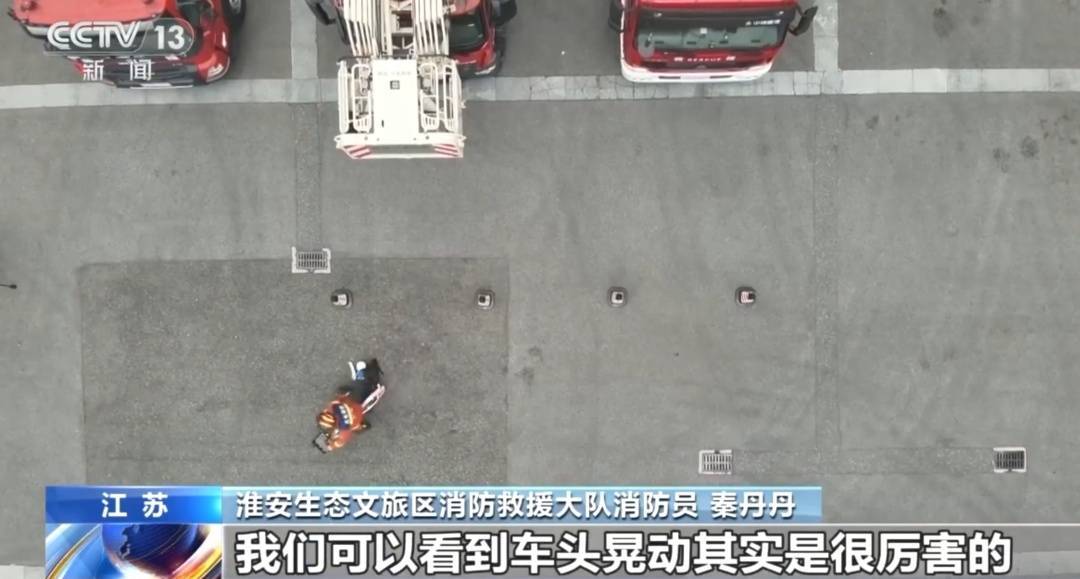 看着都疼!上海街头一男子突然求助:10岁女儿被死死卡住!这个行为太危险→