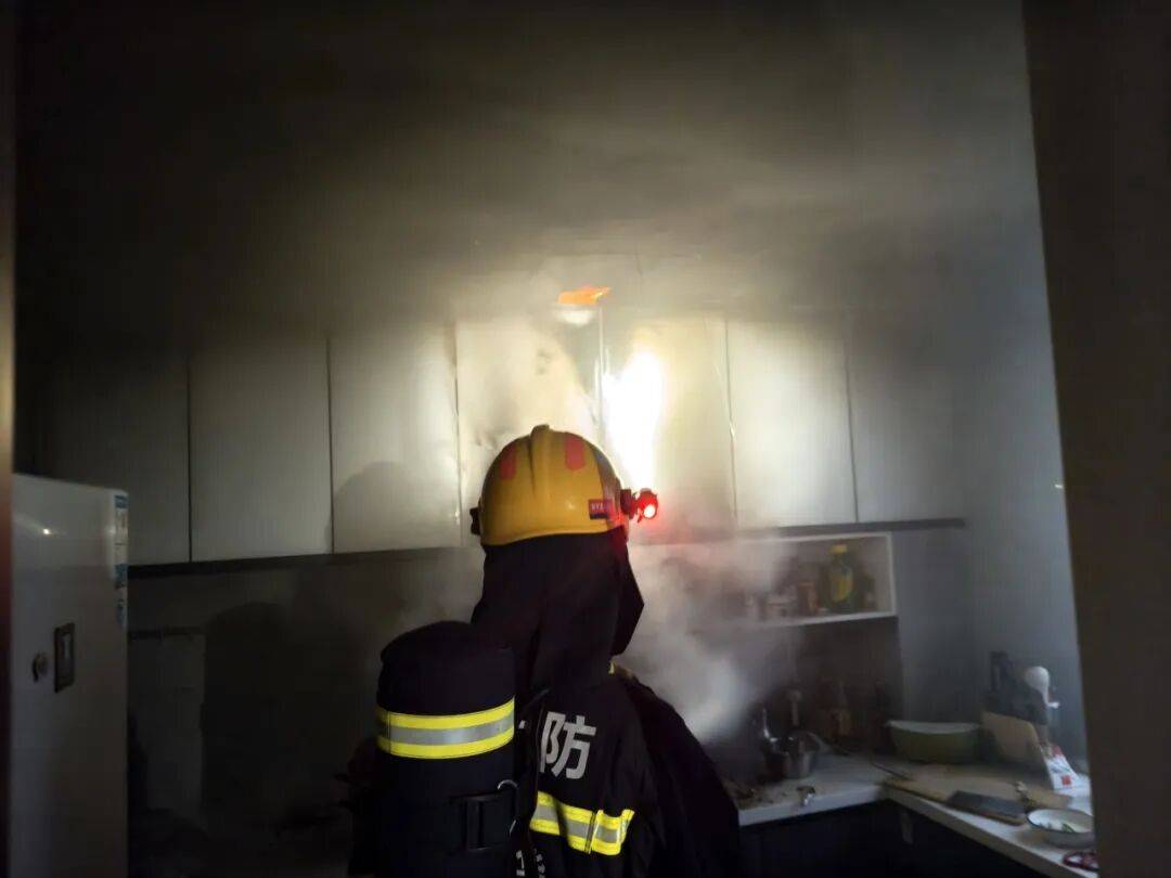 以案为鉴 | 家中起火前,他们都曾接到一通电话……