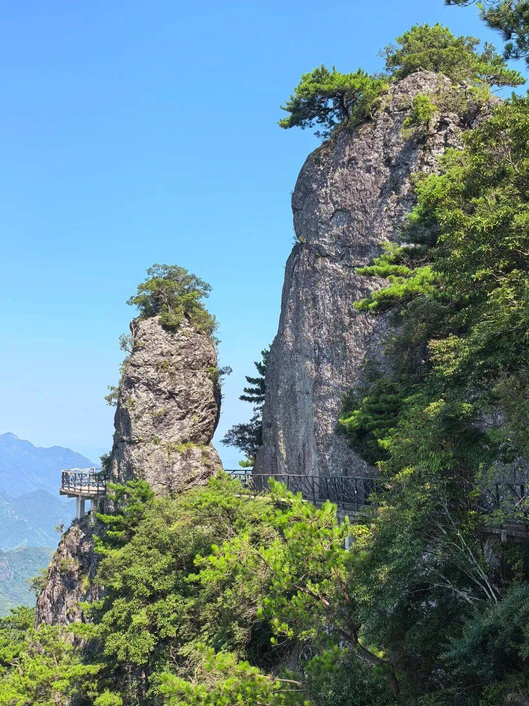 为什么年轻人迷上了爬山? | 秋高气爽,是时候出发了→