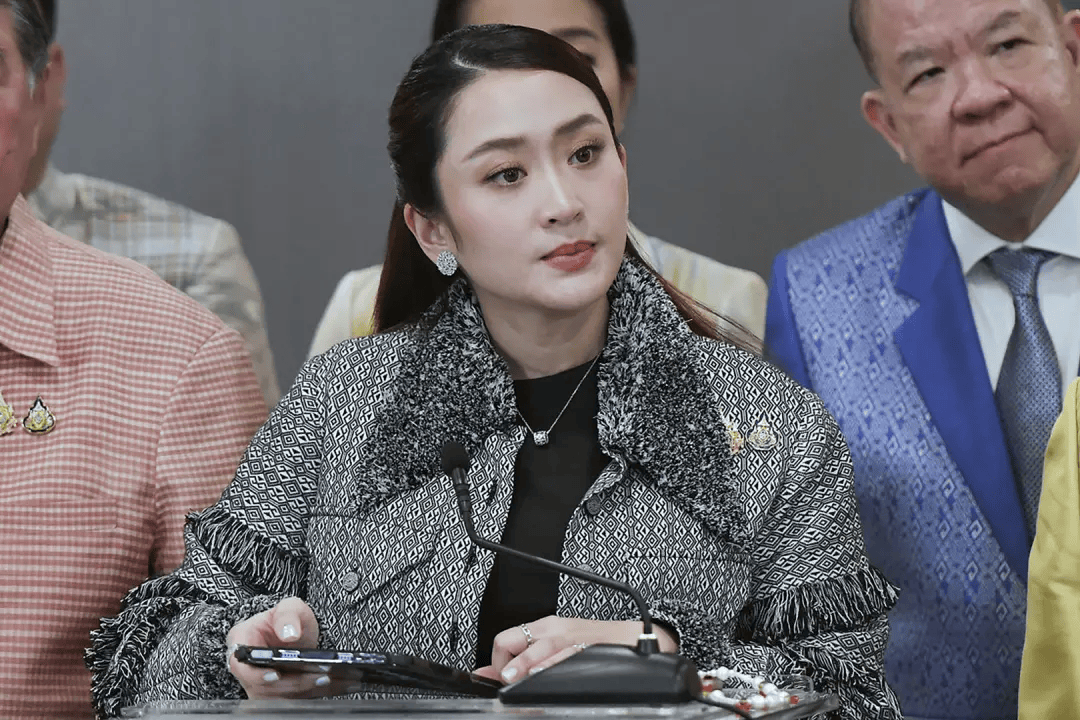 佩通坦辞去为泰党党首职务