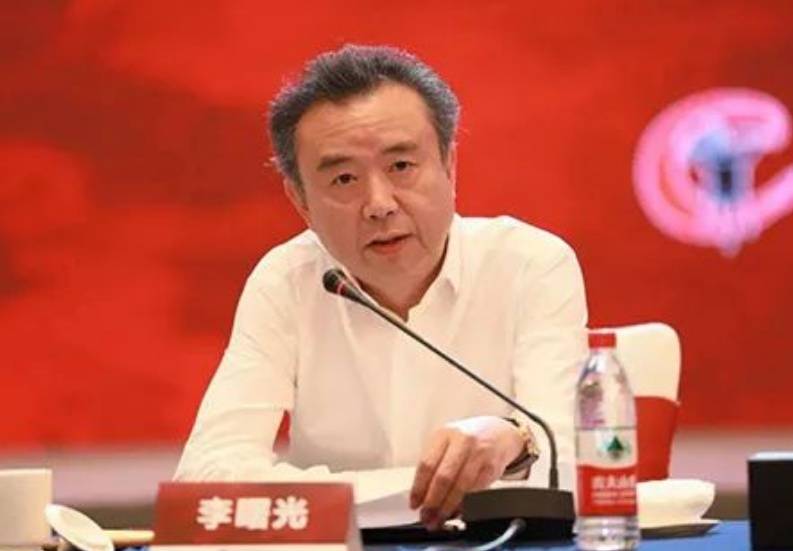 五粮液原董事长李曙光被“双开”:贪婪腐化,为他人在获取酒类经销权等方面谋取利益