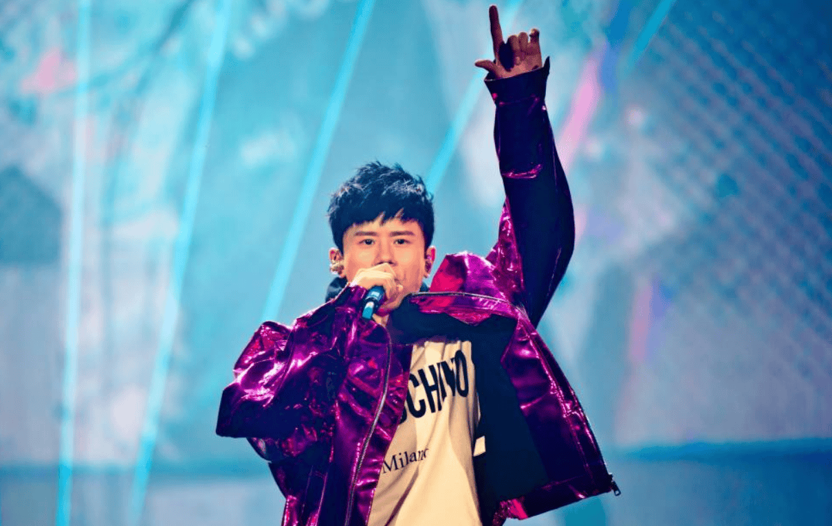 把陈粒“引爆”的耳返,为啥让这么多歌手又爱又恨