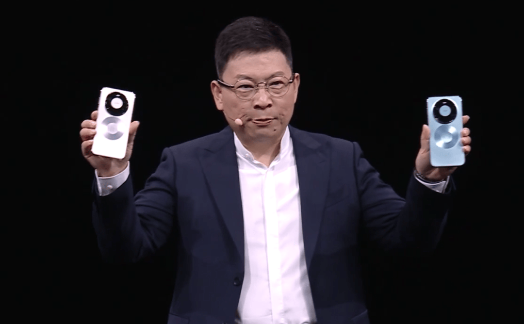 华为Mate 80,4699元起!网友:我真冲了!