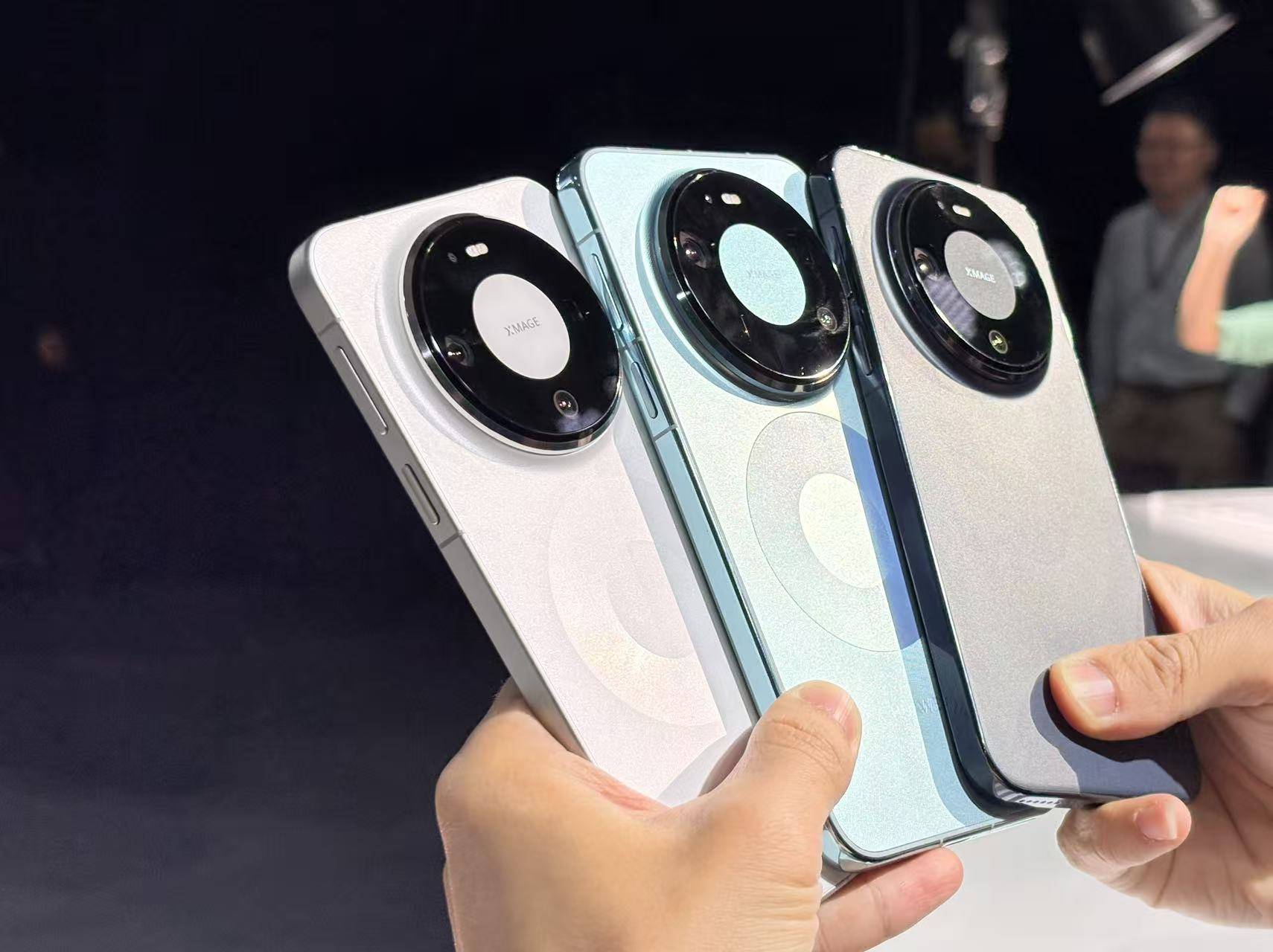 对手集体涨价,Mate 80却大降800元!鸿蒙生态突围,华为继续以价换量