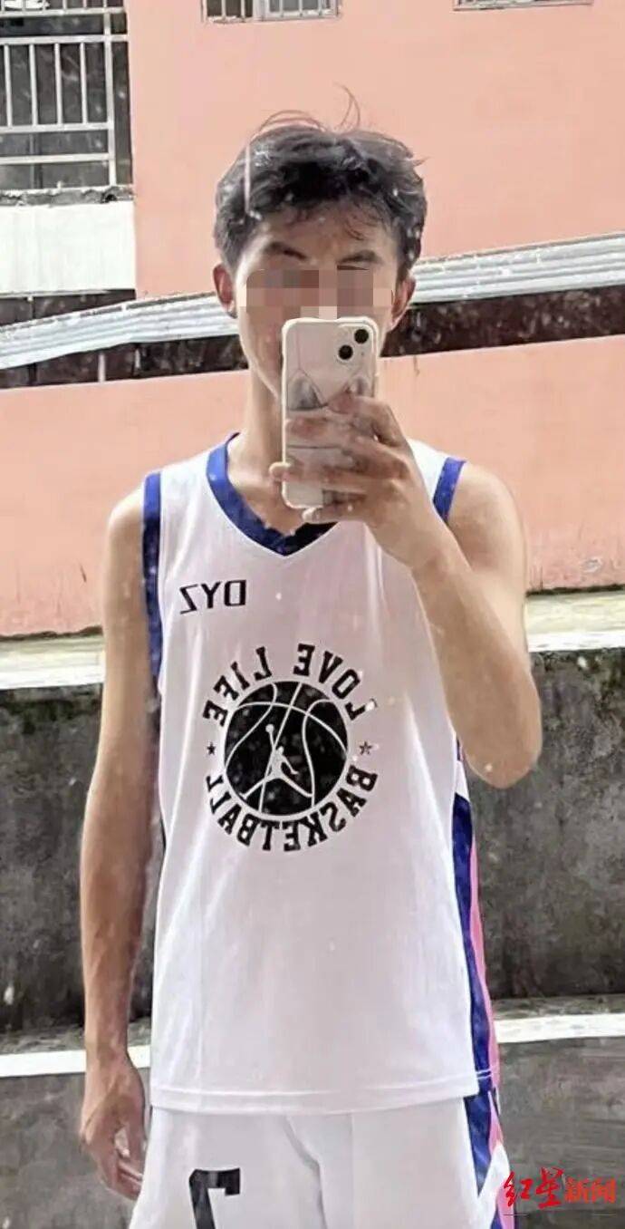 21岁小伙入职3个半月在宿舍猝死,未获工伤认定,家属质疑过劳死