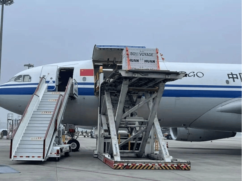 马克龙一路追着它俩,抢先一步要访华!