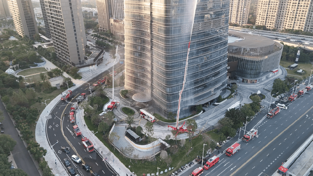 直击339米温州第一高楼“灭火救援现场”,多部门紧急联动“以练促战”!