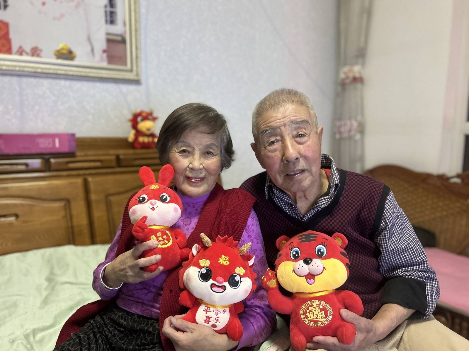 女子晒照对比奶奶自爷爷去世9个月后变化:再也不是时髦的老太太了,评论区泪目