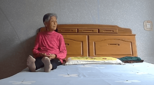 女子晒照对比奶奶自爷爷去世9个月后变化:再也不是时髦的老太太了,评论区泪目