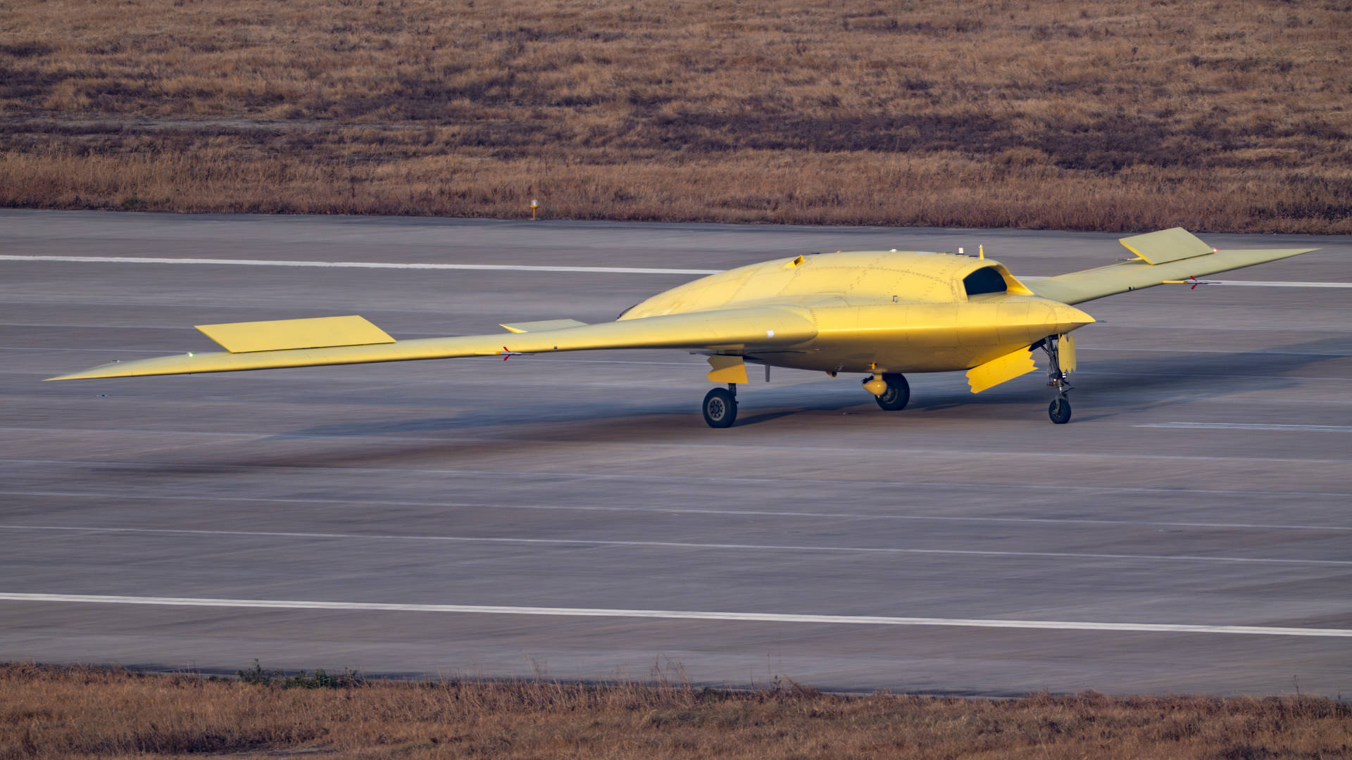 多张高清大图!新型高空高速长航时无人机彩虹-7近日成功首飞